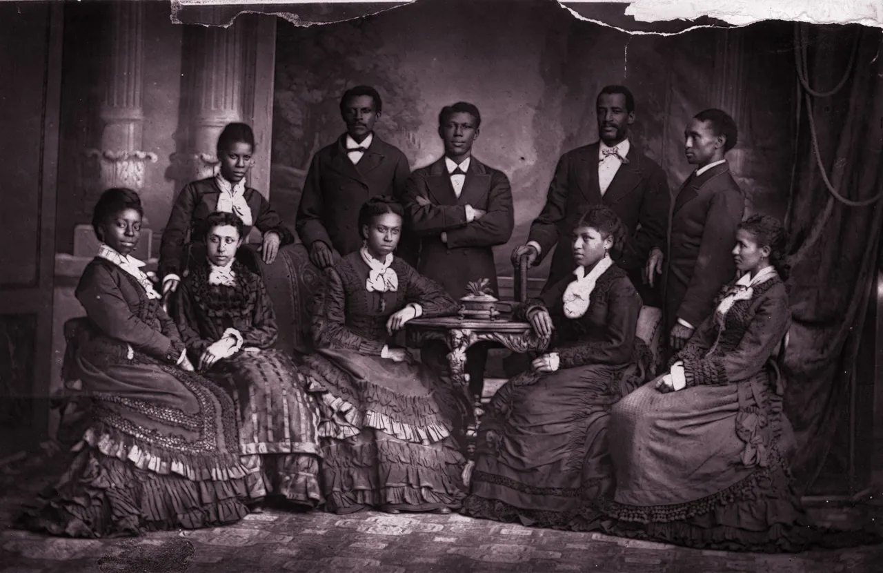1000Memories brand asset featured on ancestry.com