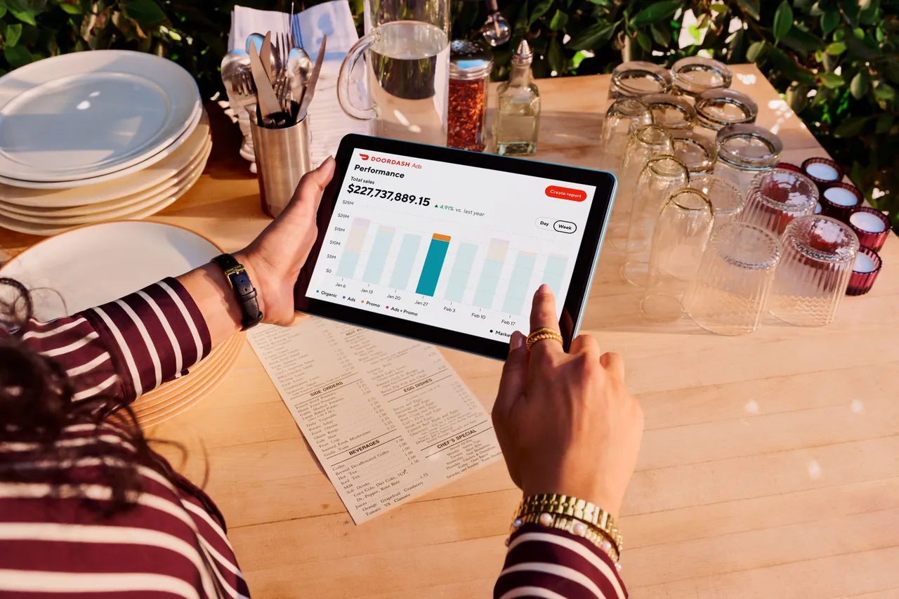 DoorDash brand asset featured on advertising.doordash.com