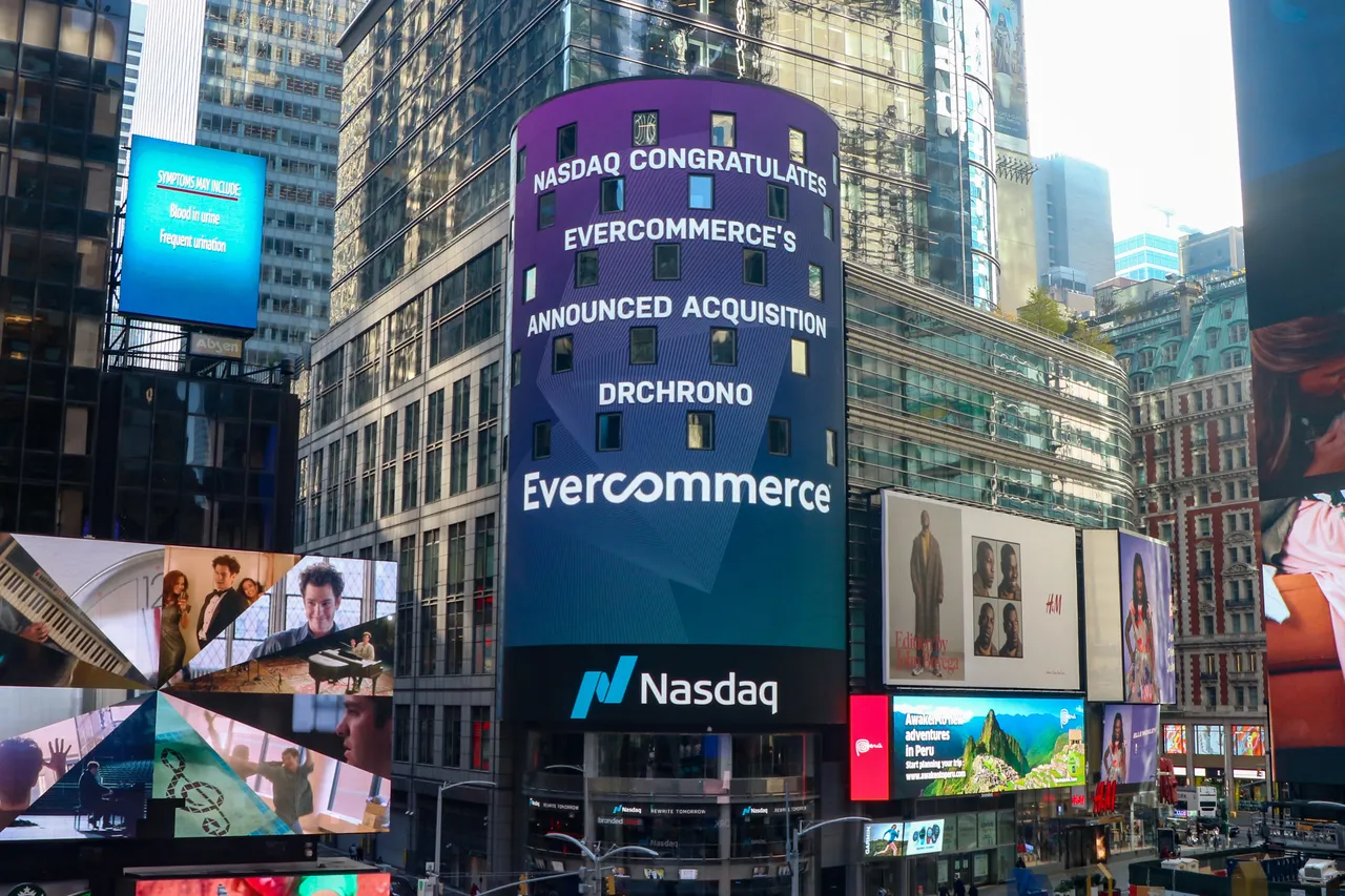 DrChrono brand asset featured on drchrono.com
