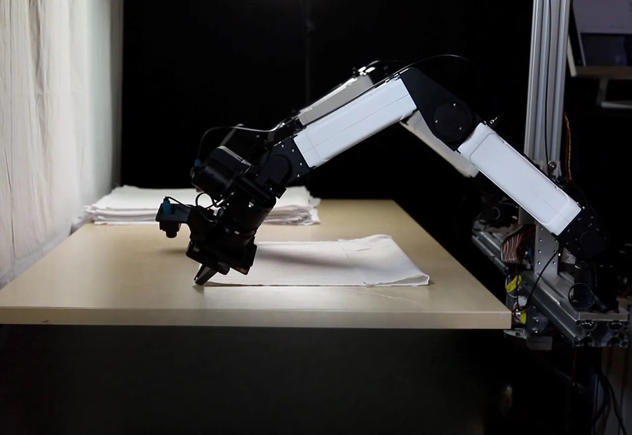Dyna Robotics brand asset featured on dyna.co