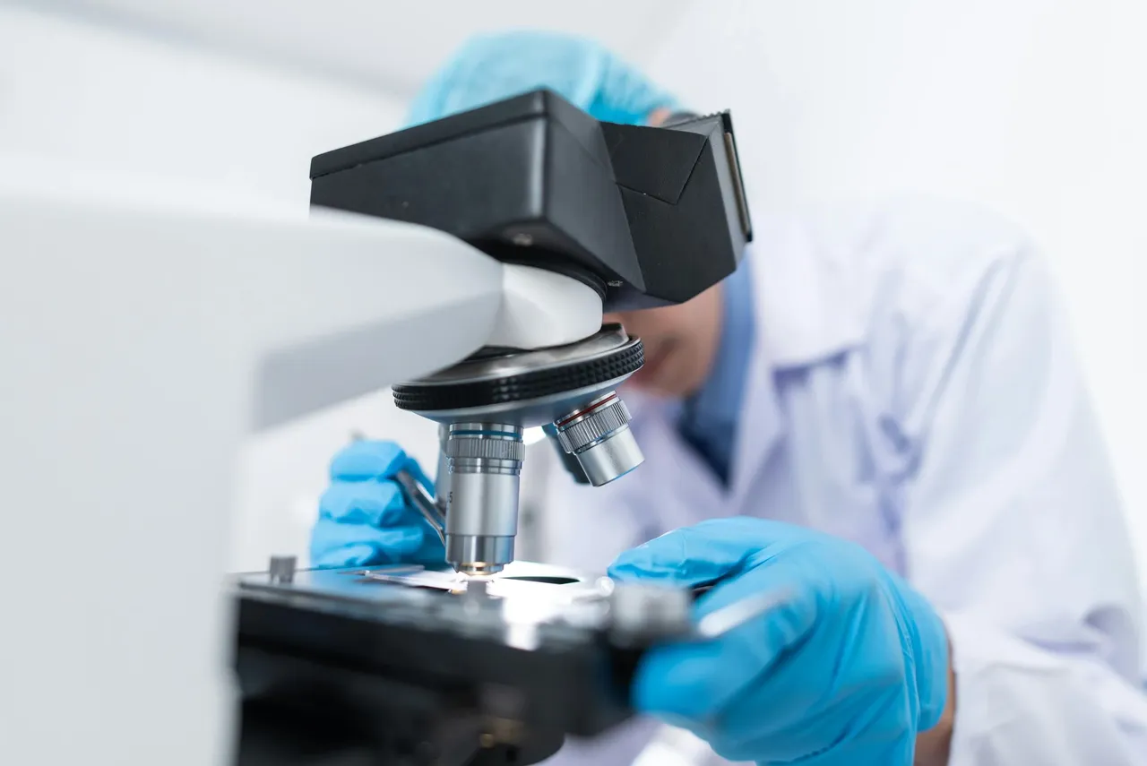 Eris Biotech brand asset featured on erisbio.com