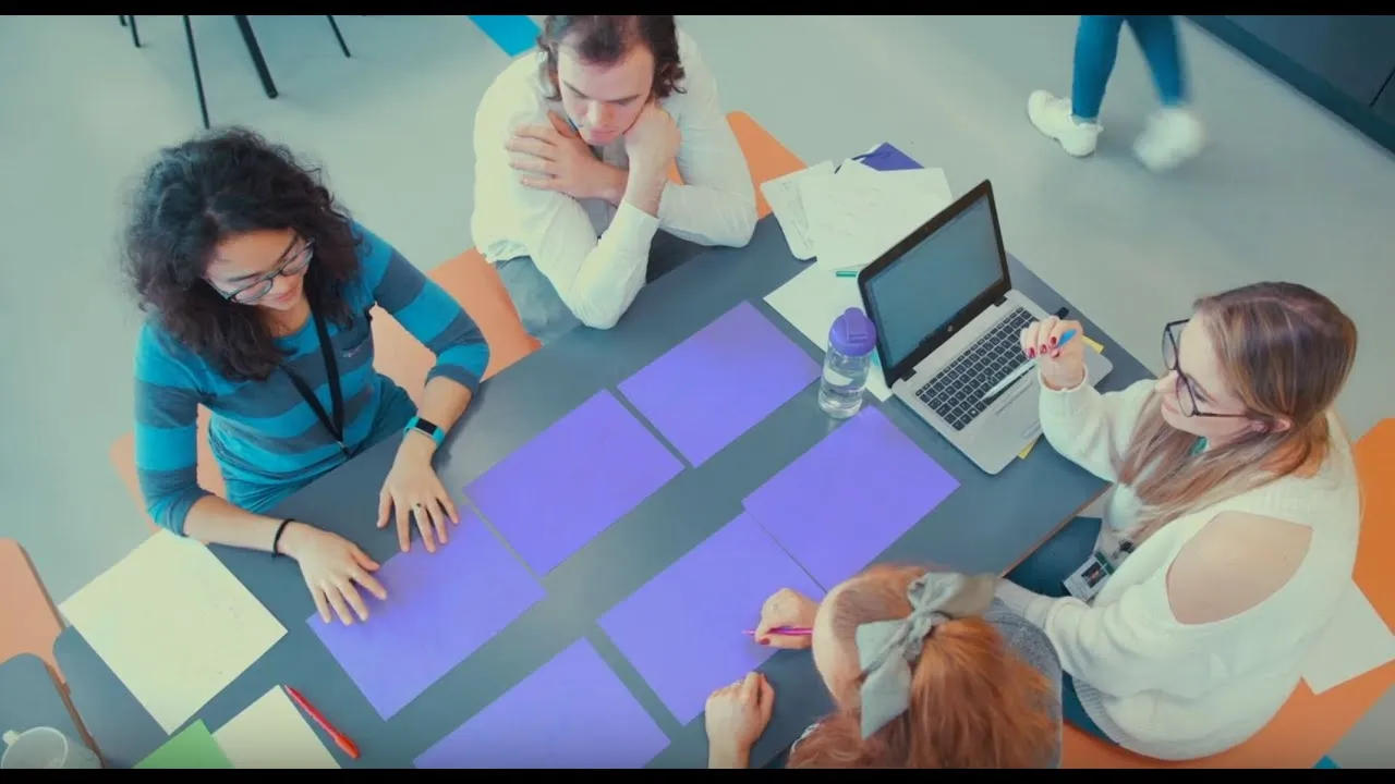 Headstart brand asset featured on headstart.io