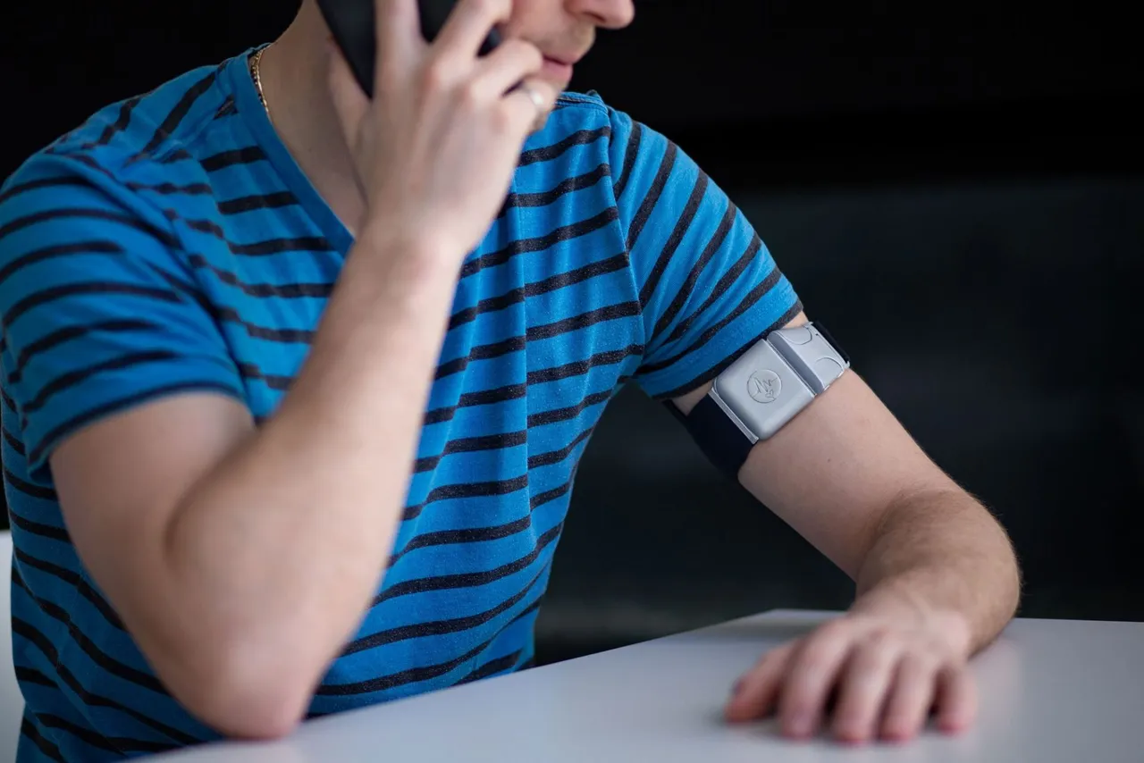 HelpWear brand asset featured on helpwear.ca
