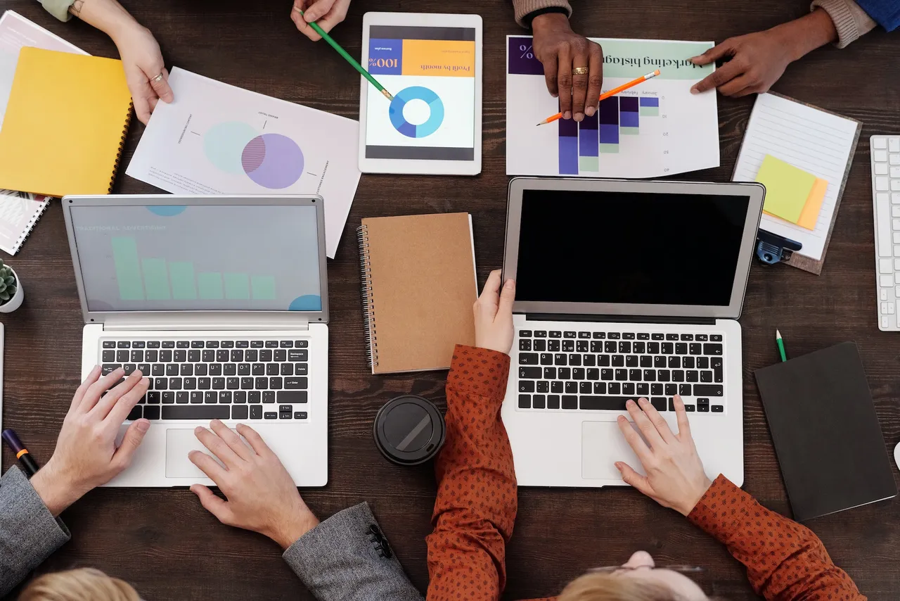 Nimble brand asset featured on hirenimble.com