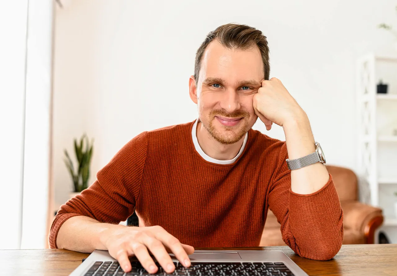 Remote brand asset featured on remote.com