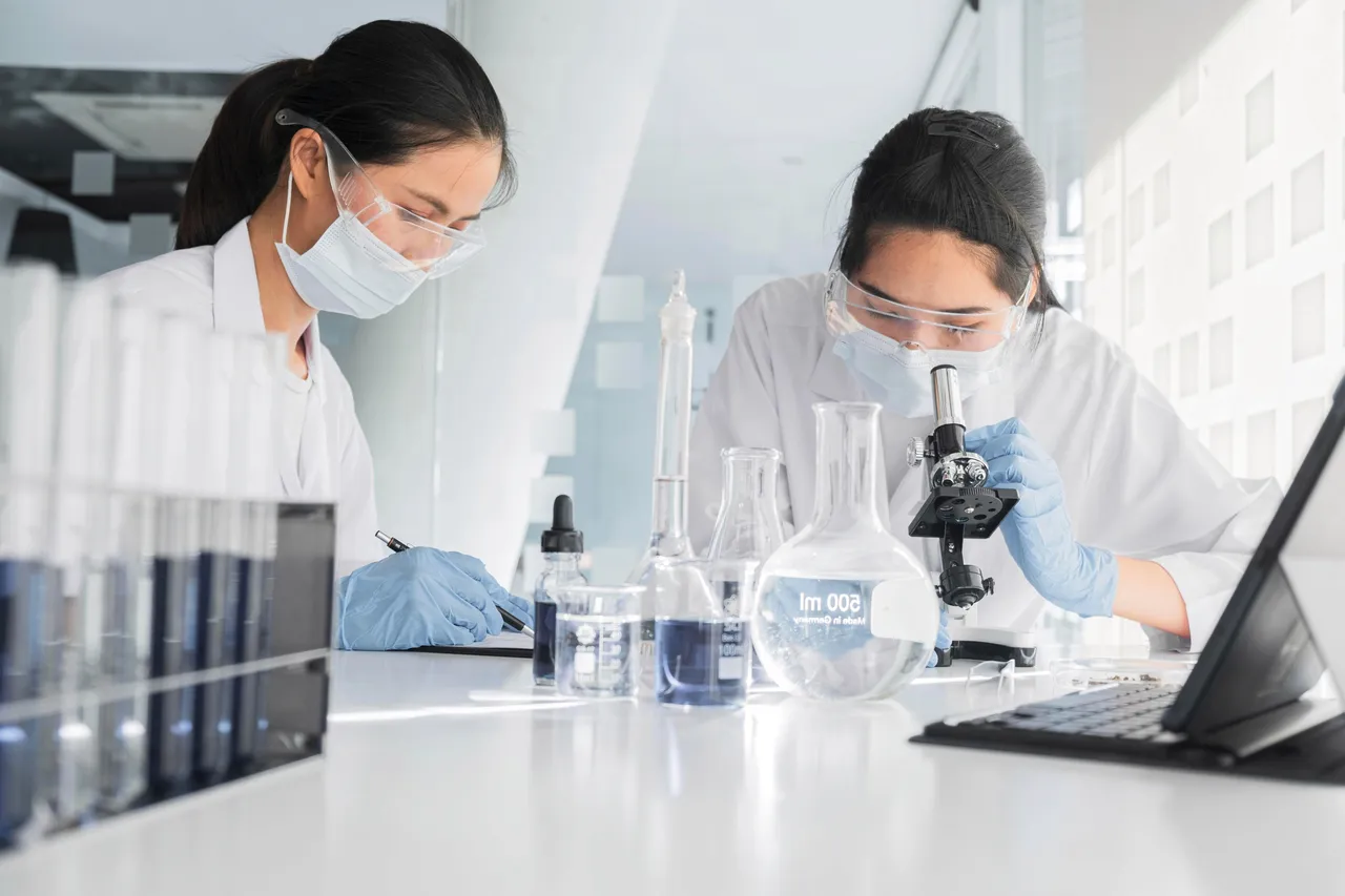 Rosebud Biosciences brand asset featured on rosebudbiosciences.com