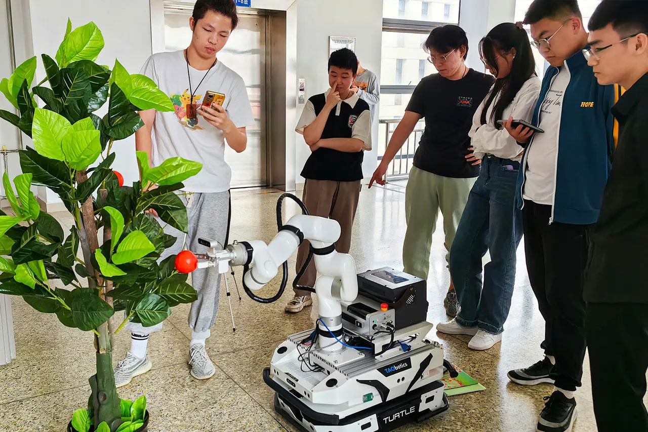 Taobotics brand asset featured on shop.taobotics.com