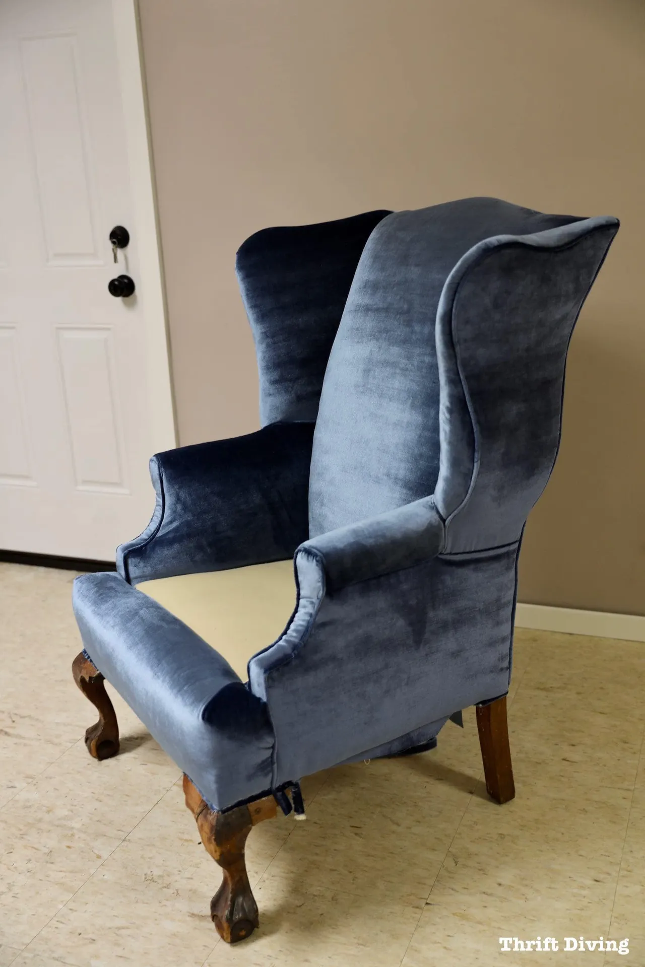 Wingback brand asset featured on thriftdiving.com
