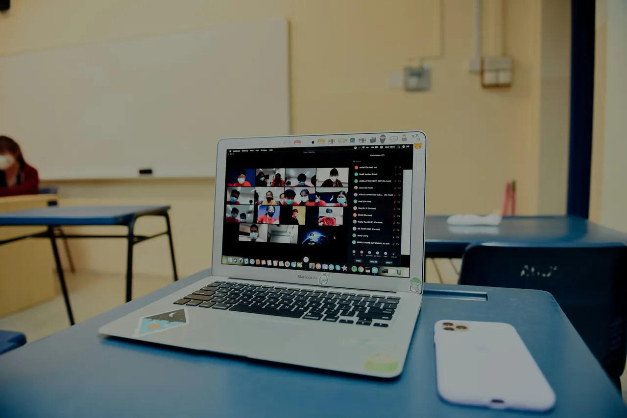 YouLearn brand asset featured on youlearn.ai